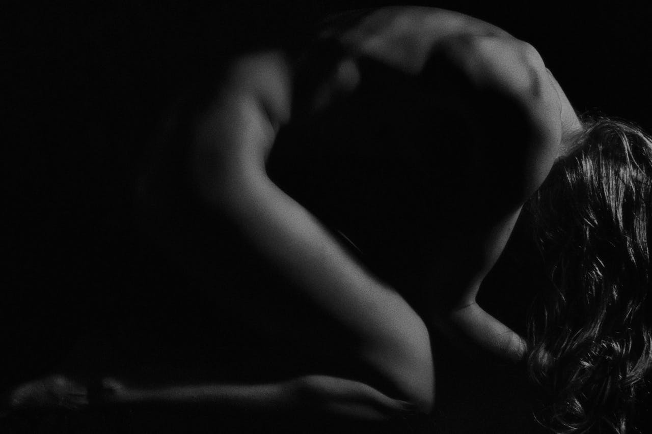 services-03 Tasteful black and white silhouette photo of a woman's form capturing elegance and strength.